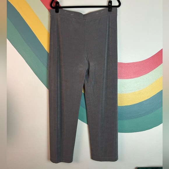 Chicos Travelers Classic Gray Pants Strait Leg Elastic Waist Size 12 Short - Picture 2 of 6